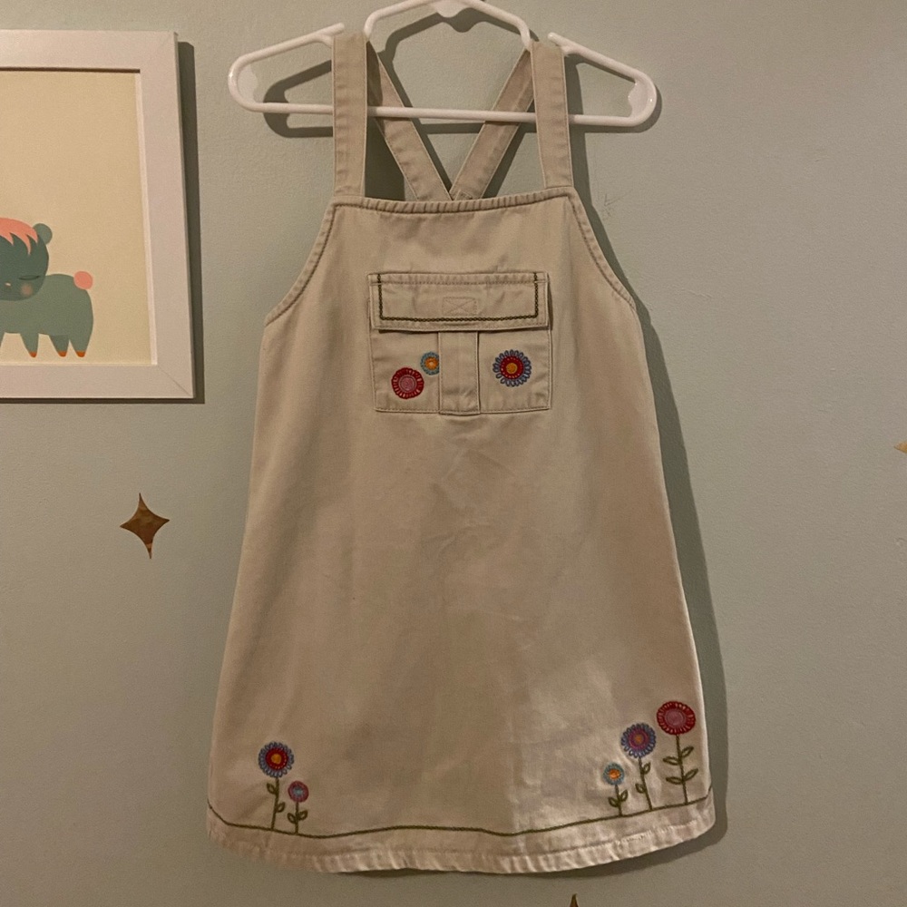 Girls cotton khaki jumper dress with flower embroidery and pocket • size 5